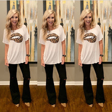 Load image into Gallery viewer, Leopard Lips Tee